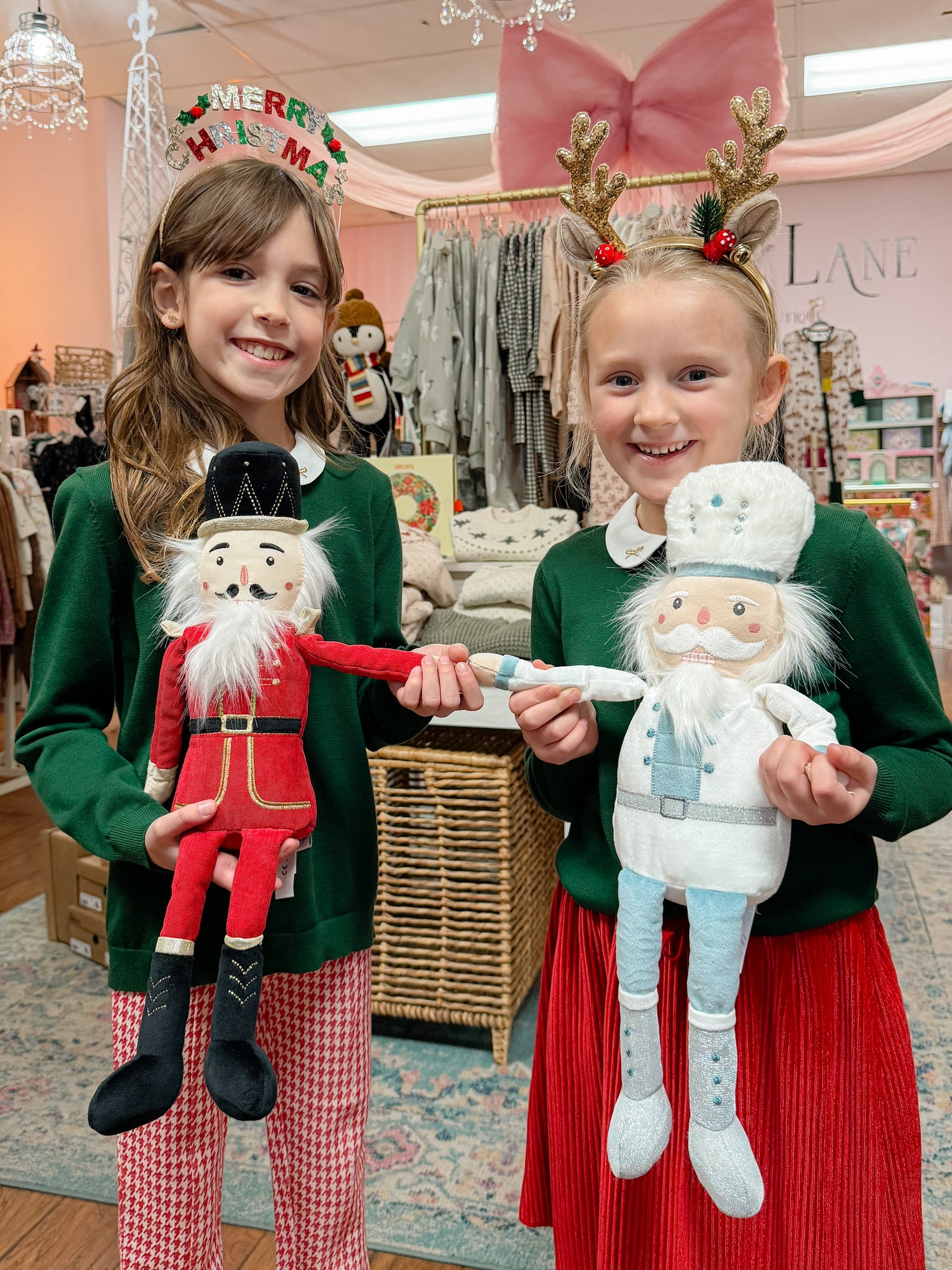 ✨Holiday Outfit Shoppe✨