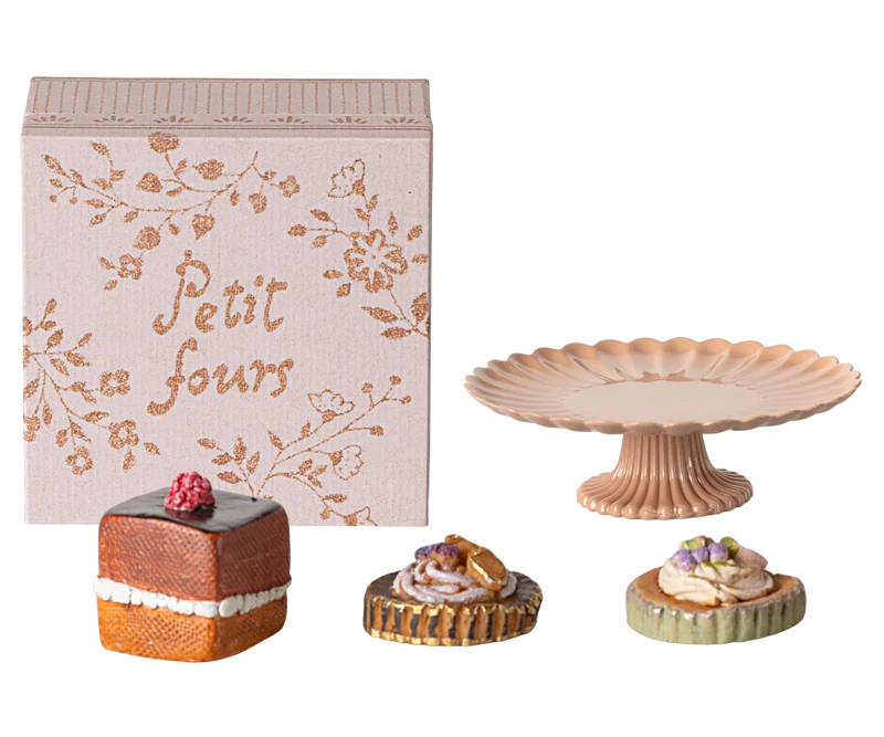 Cakes and Cakestand - Mini