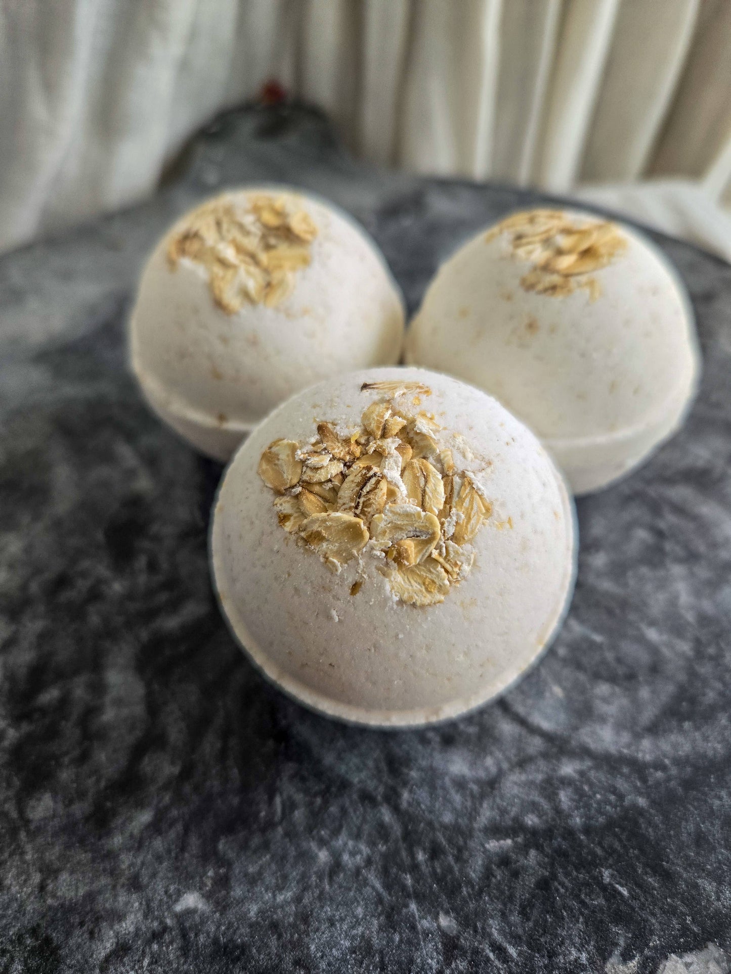 Gnat and Bee - Oat and Honey | Natural Bath Bomb
