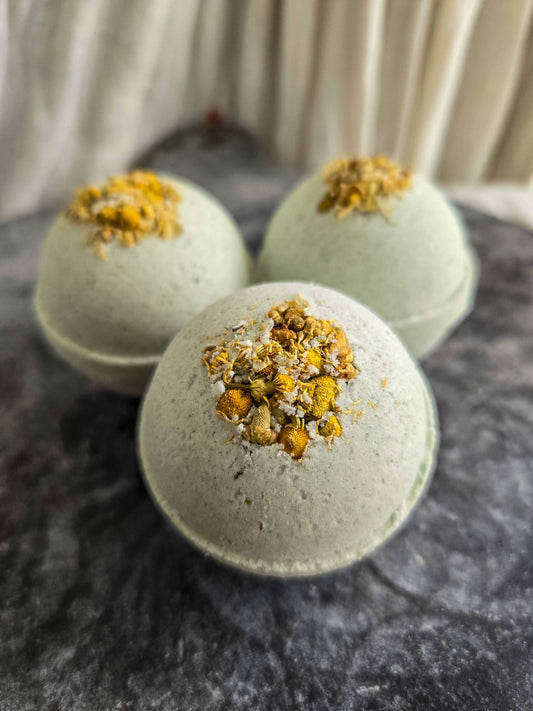 Gnat and Bee - Refresh | Natural Bath Bomb