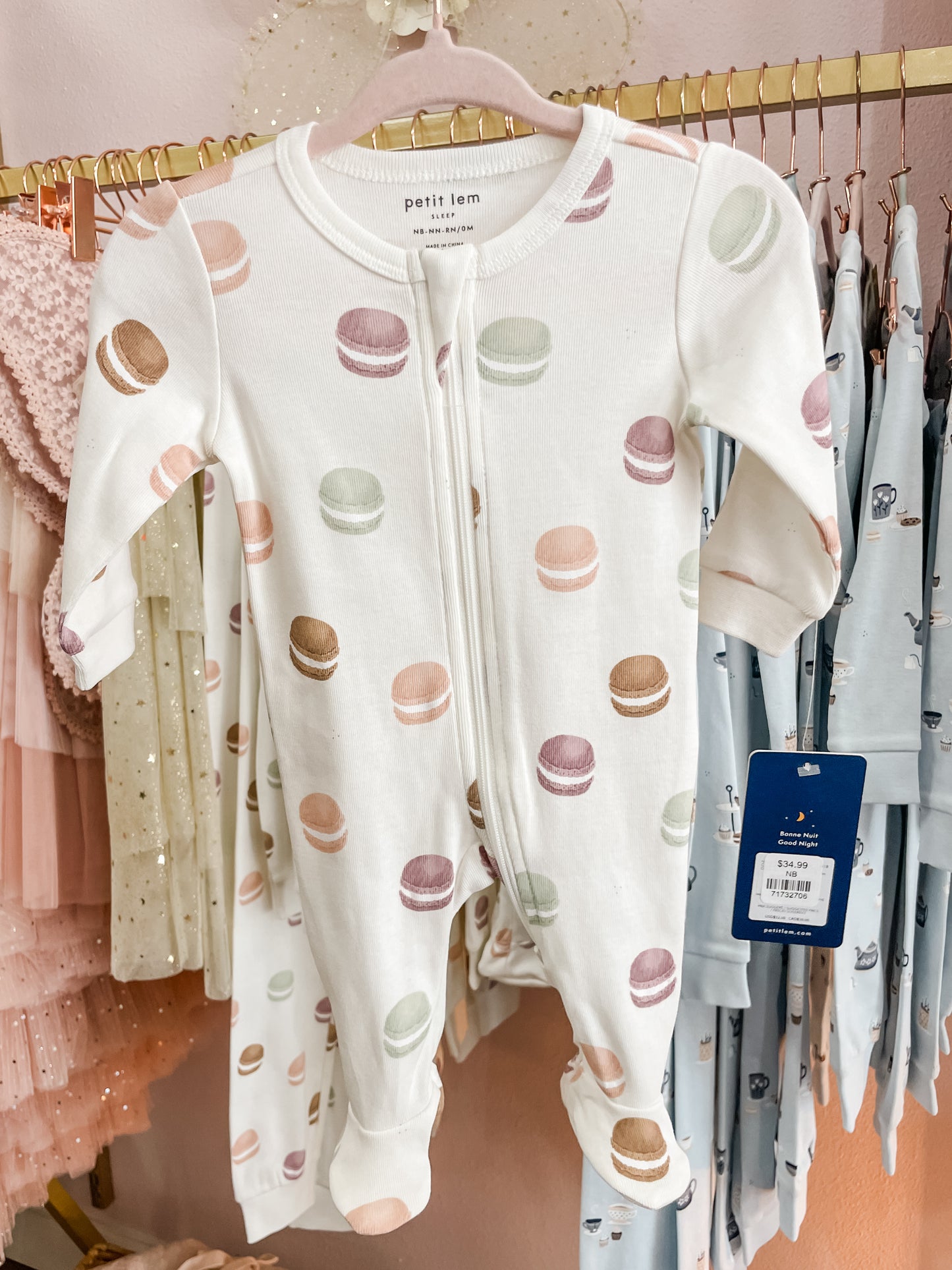 Macarons Antique White Footie