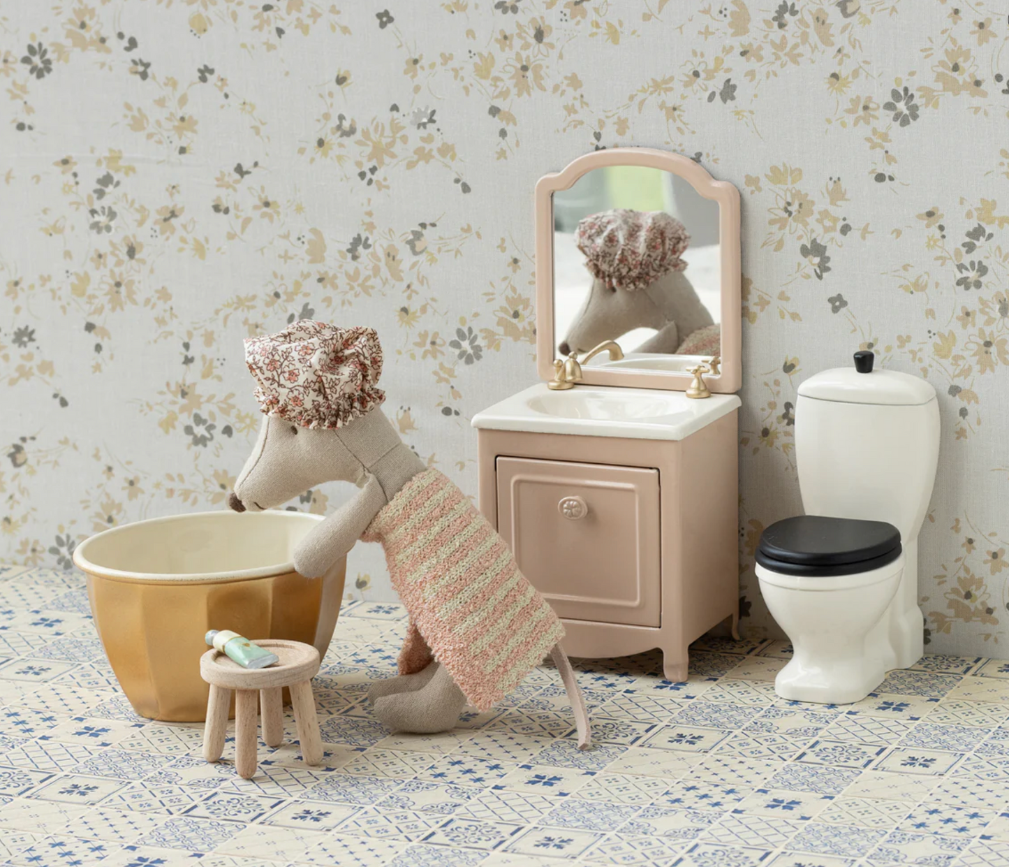 Wellness Mouse, Big Sister- Rose