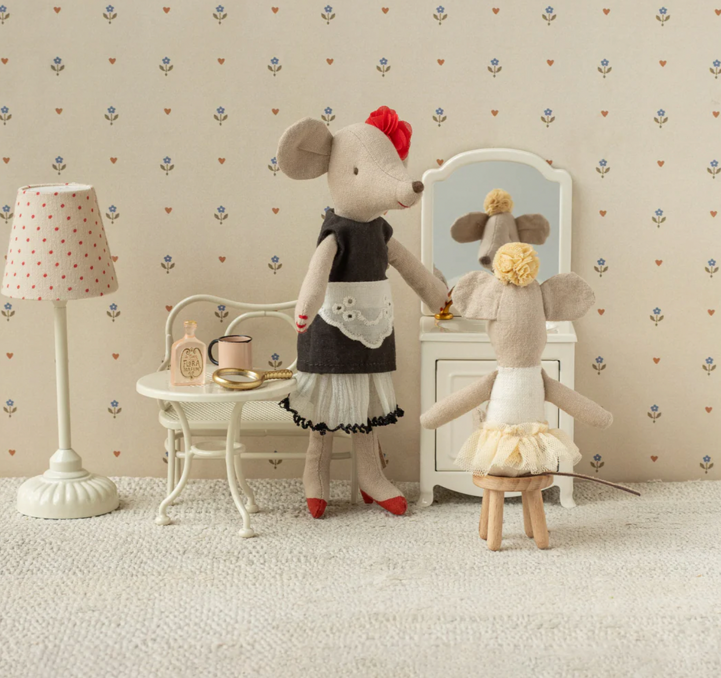 Beautician Mouse, Mum