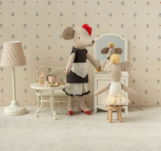 Beautician Mouse, Mum