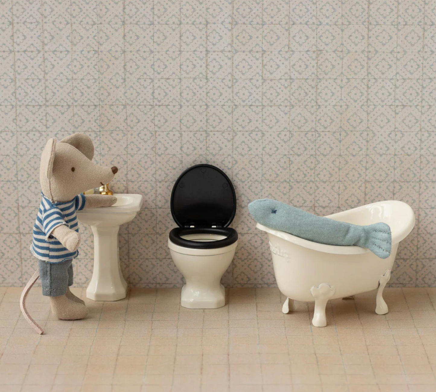 Water Closet, Mouse Off-White