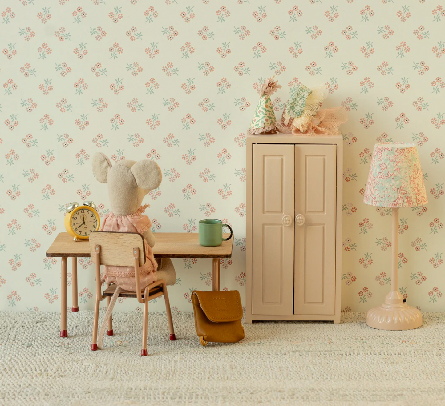 Closet, Mouse - Light Rose