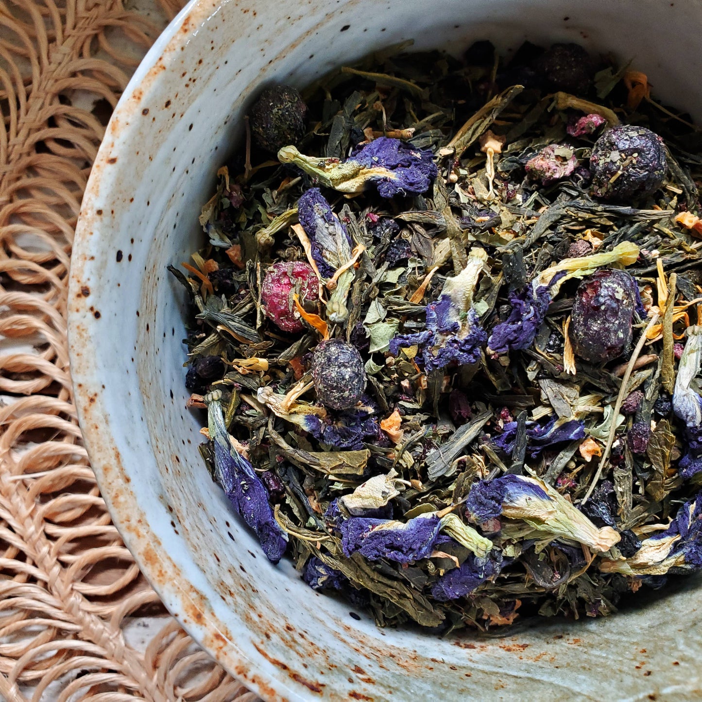 Gnat and Bee - Blueberry Moon | Green Loose Leaf Tea