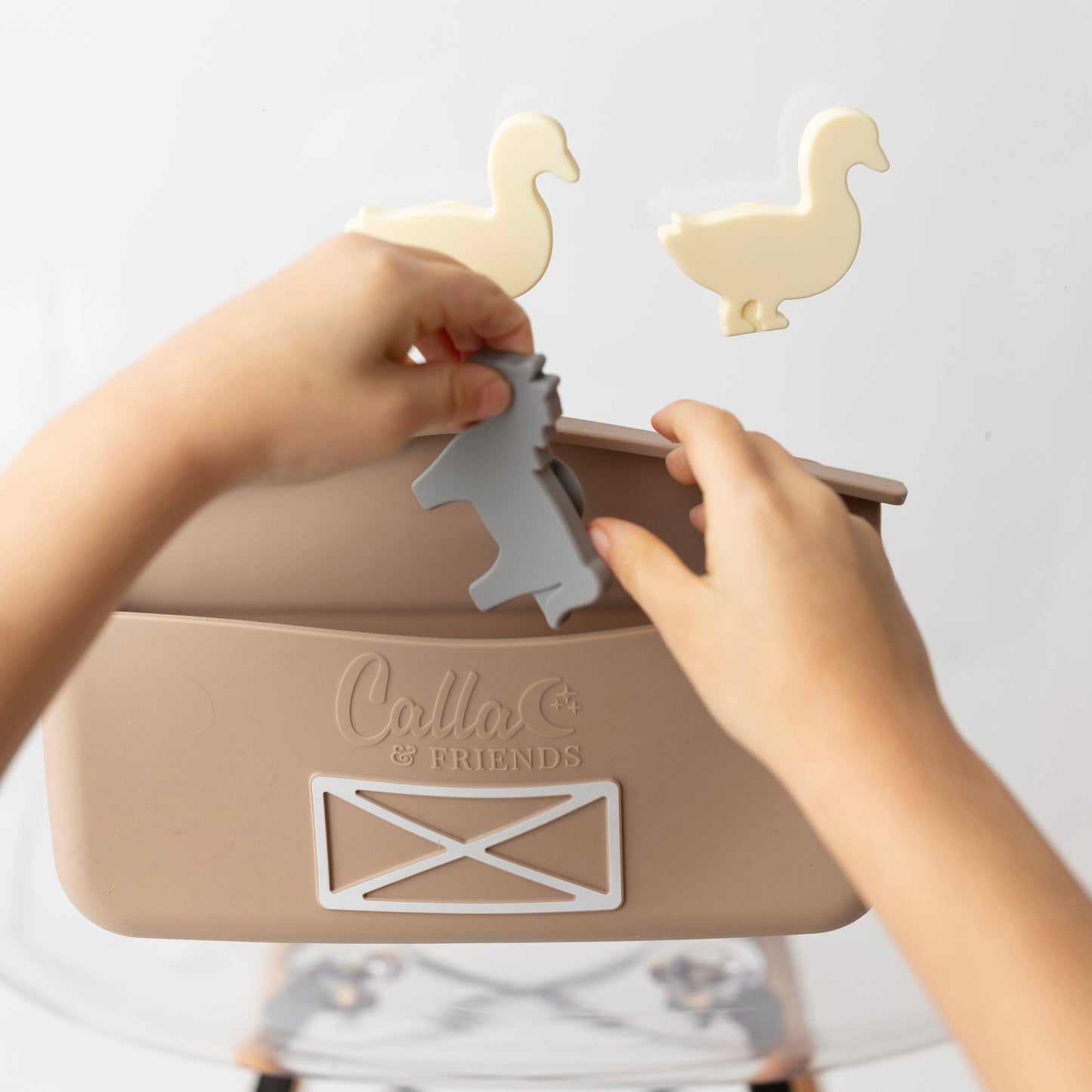 Calla & Friends - Farm Suction Play Set